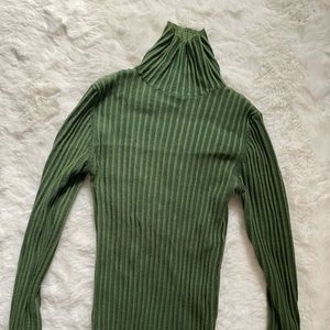 Urban outfitters silence+noise green turtleneck